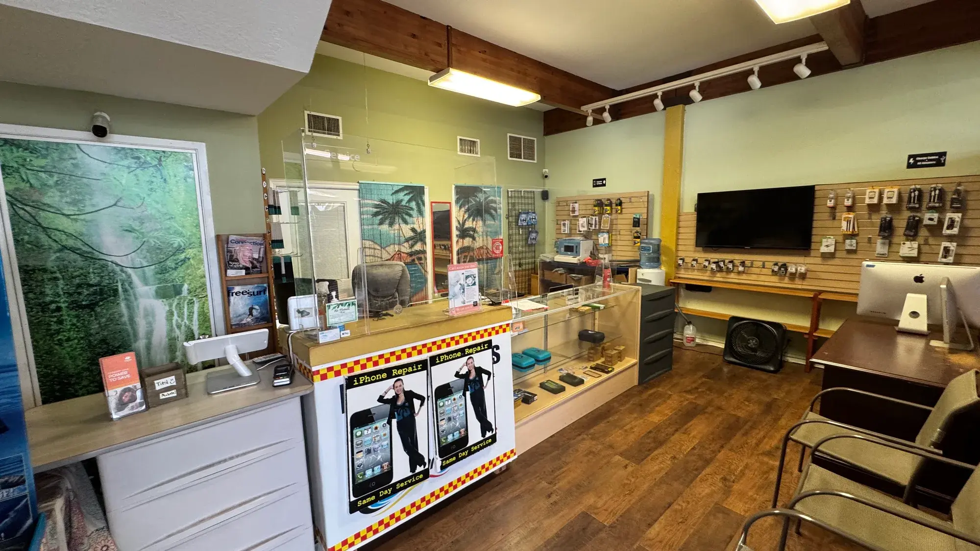Inside Maui Cell Phone Repair on Dairy Road in Kahului